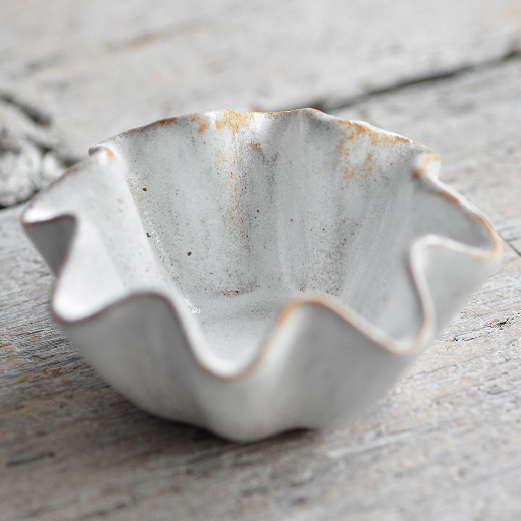 Ruffled Condiment Bowl, Snow White