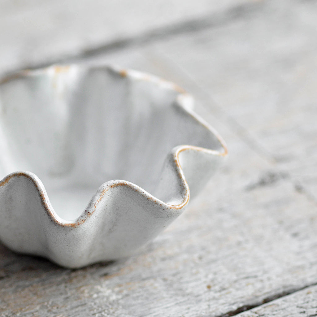 Ruffled Condiment Bowl, Snow White
