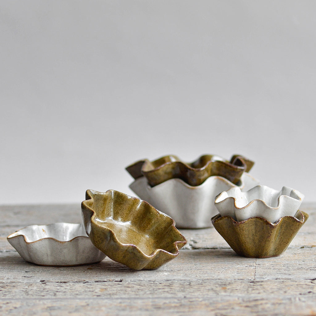 Ruffled Condiment Bowl, Snow White