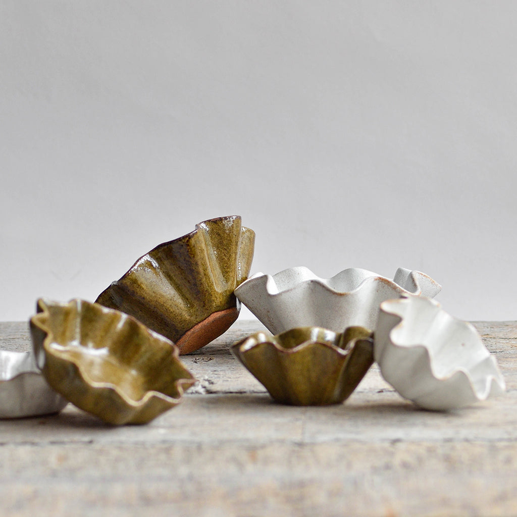 Ruffled Condiment Bowl, Snow White