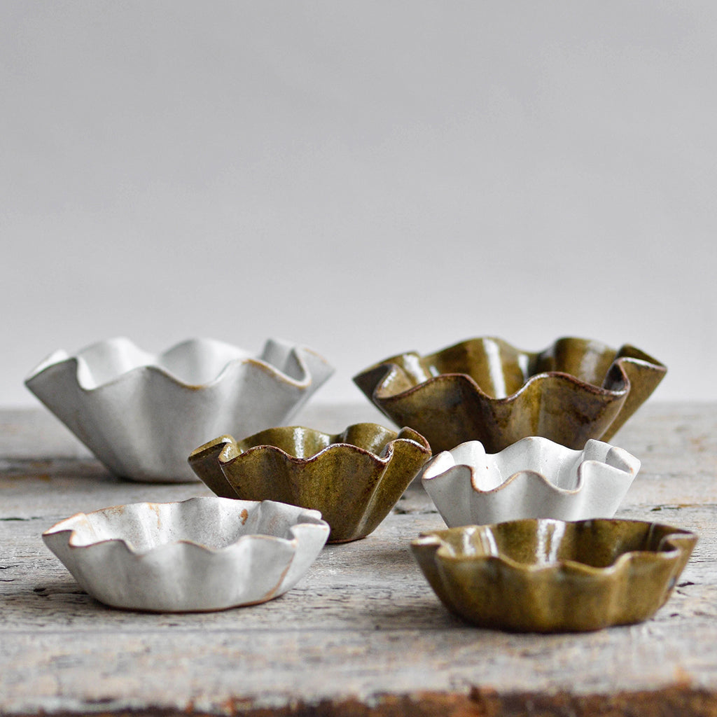 Ruffled Condiment Bowl, Snow White