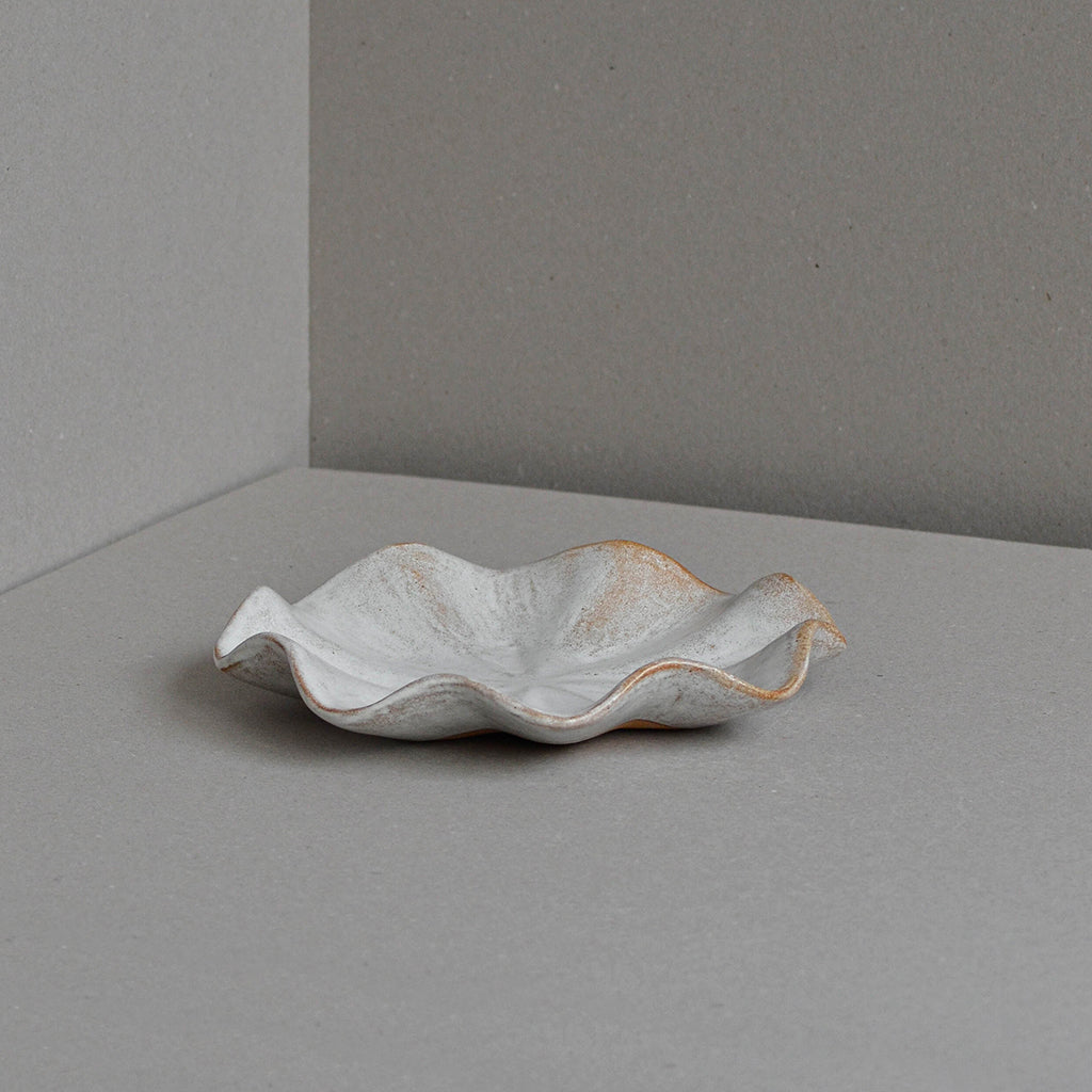 Water Lily Plate, Small, Snow White