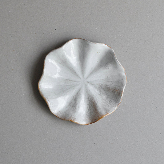 Water Lily Plate, Small, Snow White